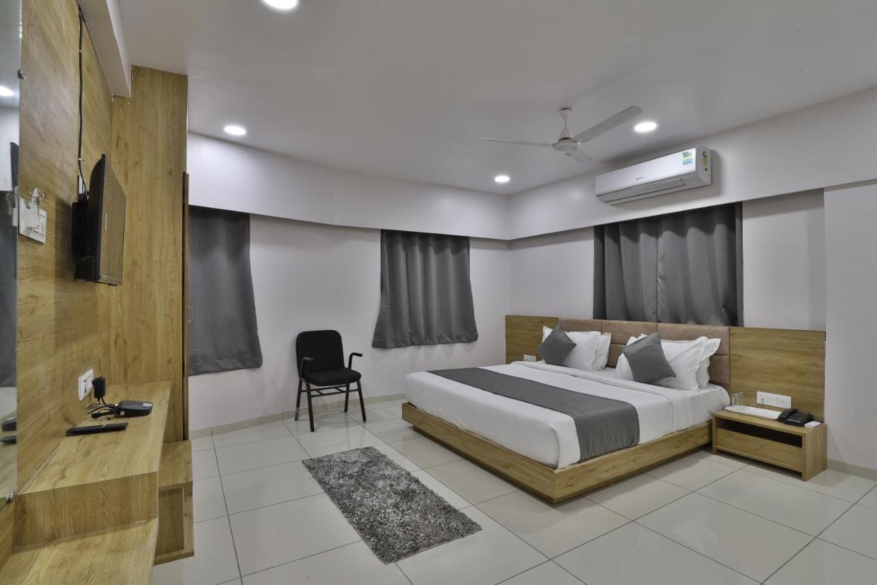 Hotel Monville Group วาโดดารา ภายนอก รูปภาพ