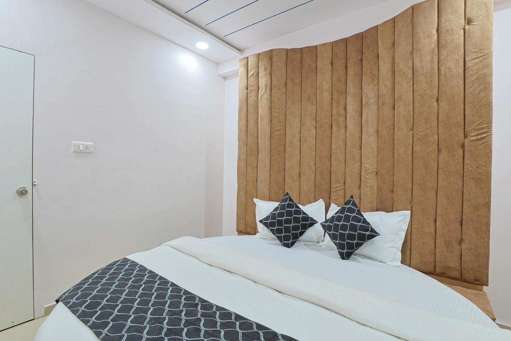 Hotel Monville Group วาโดดารา ภายนอก รูปภาพ